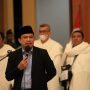 Kabid PHU Kemenag Banten, H. Ahmad Bahir saat melepas jemaah haji kloter 57 di Embarkasi Pondok Gede Jakarta