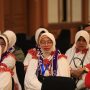 Jemaah Haji KBIHU Mirfat saat pelepasan di Embarkasi Pondok Gede Jakarta