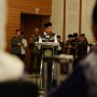 Dirjen PHU Kemenag, Hilman Latief saat melepas jemaah di Embarkasi Pondok Gede Jakarta